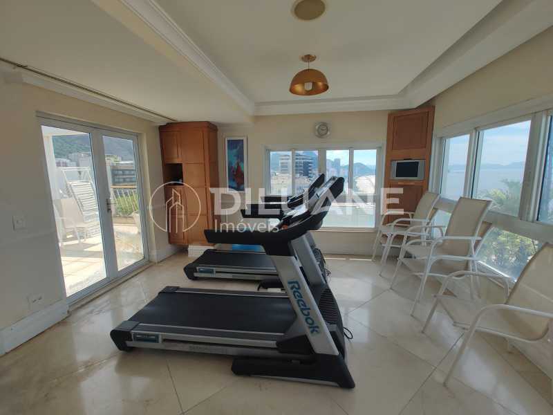 Conheça Academia interna do imóvel - Cobertura à venda Avenida Atlântica, Copacabana, Rio de Janeiro - R$ 18.000.000 - CPCO40011 - 46 Academia interna - 46