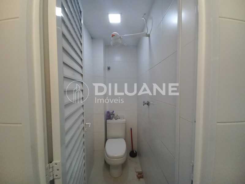 Banheiro de serviço - 22