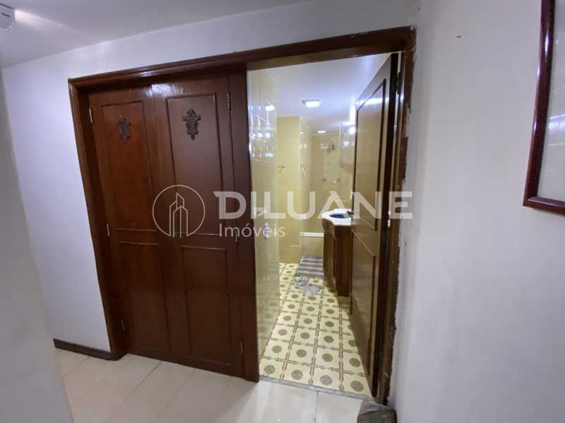 Conheça Suite com guarda-roupa do imóvel - Apartamento à venda Rua República do Peru, Copacabana, Rio de Janeiro - R$ 1.300.000 - CPAP30531 - 28 Suite com guarda-roupa - 28