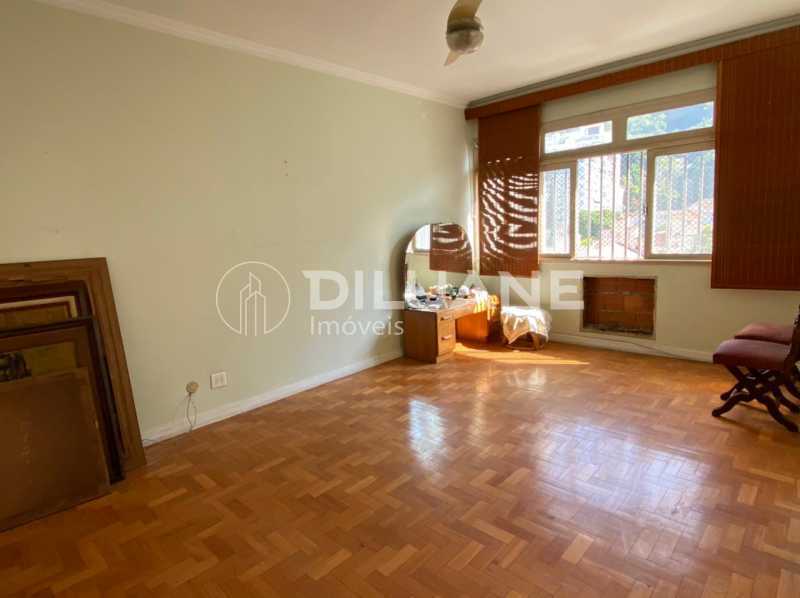 4c388a15-03bc-4425-893d-90bee2 - 4