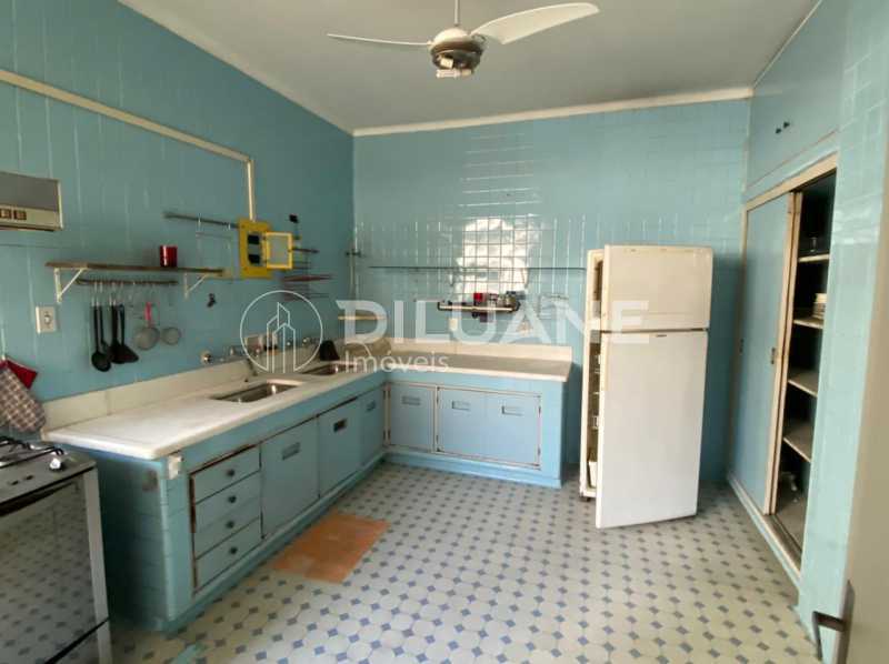 cde3c272-051f-4fa6-aaf4-b5f872 - 24