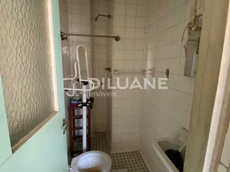 e005d377-26f4-4f58-8d25-9b5deb - 25