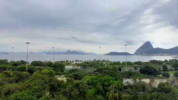 Conjugado Praia do Flamengo vista para enseada. - BTKI10067