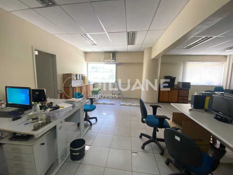 Conheça WhatsApp Image 2023-10-23 at 1 do imóvel - Sala Comercial 194m² para venda e aluguel Centro, Rio de Janeiro - R$ 450.000 - CPSL00103 - 34 WhatsApp Image 2023-10-23 at 1 - 34