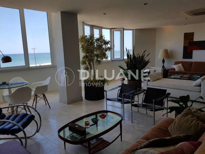Conheça WhatsApp Image 2023-11-08 at 1 do imóvel - Apartamento à venda Avenida Atlântica, Copacabana, Rio de Janeiro - R$ 2.950.000 - CPAP20602 - 17 WhatsApp Image 2023-11-08 at 1 - 17