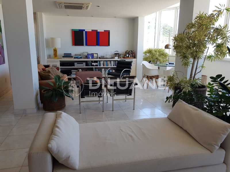Conheça WhatsApp Image 2023-11-08 at 1 do imóvel - Apartamento à venda Avenida Atlântica, Copacabana, Rio de Janeiro - R$ 2.950.000 - CPAP20602 - 19 WhatsApp Image 2023-11-08 at 1 - 19