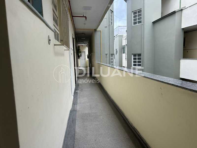 Conheça areaexterna. do imóvel - Ótimo apartamento na Duvivier, 03 dormitórios um deles vista mar, andar alto, arejado, claro, ótima localização. - CPAP30881 - 15 areaexterna. - 15
