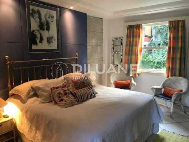 Conheça quarto1n do imóvel - Espetacular casa triplex na Lagoa, 06 dormitórios, o2 salas, piscina, churrasqueira, 02 vaga de garagem!! - CPCA60005 - 12 quarto1n - 12