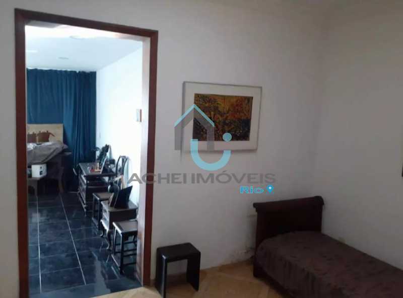 dc1c45b9-4af6-418d-9830-3b7dd4 - 11