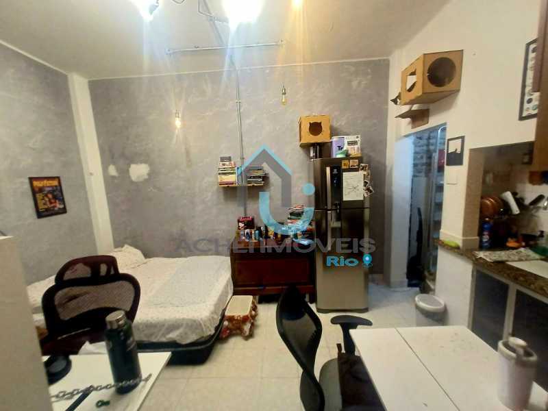 b7789b8a-761e-4abd-b52c-38f58f - 15