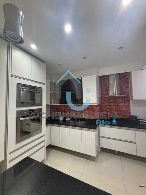 d8077f75-4bd4-48a2-af22-91490e - 9