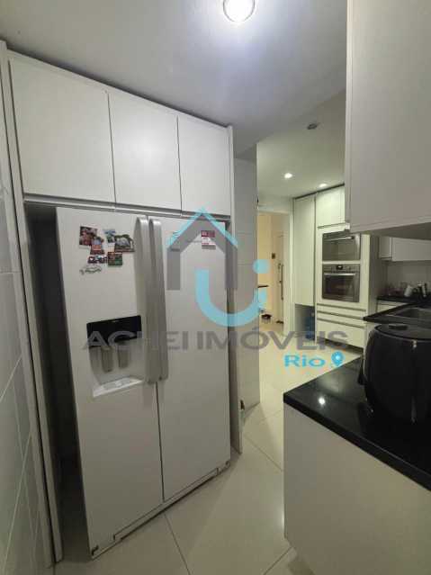 e9925a9b-7b80-424c-84af-4e993f - 11