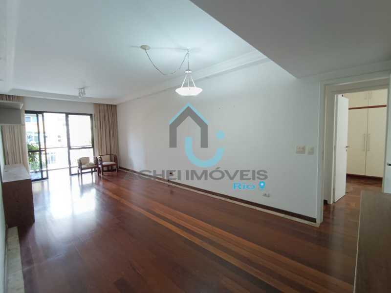 1819e8a5-fecd-46e6-b4d4-9a0fbb - 4