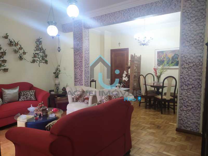 3f0d1546-21fc-421a-ad76-8e0f92 - 1