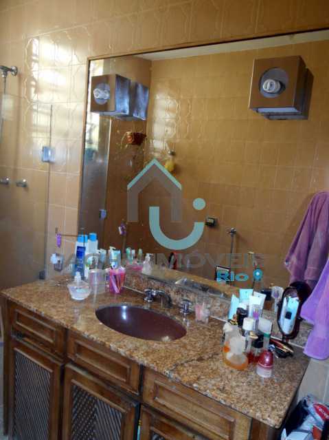 e46b4f7b-2d32-4682-939f-9af3b5 - 4