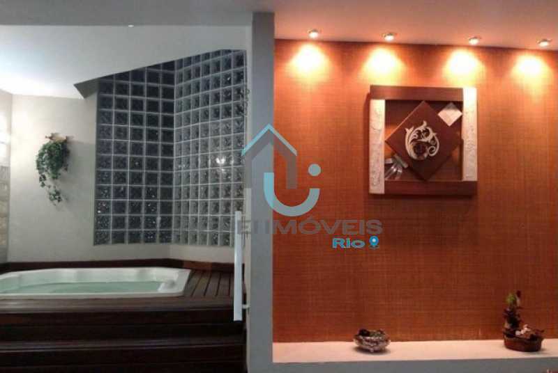 781251261167005 - 11