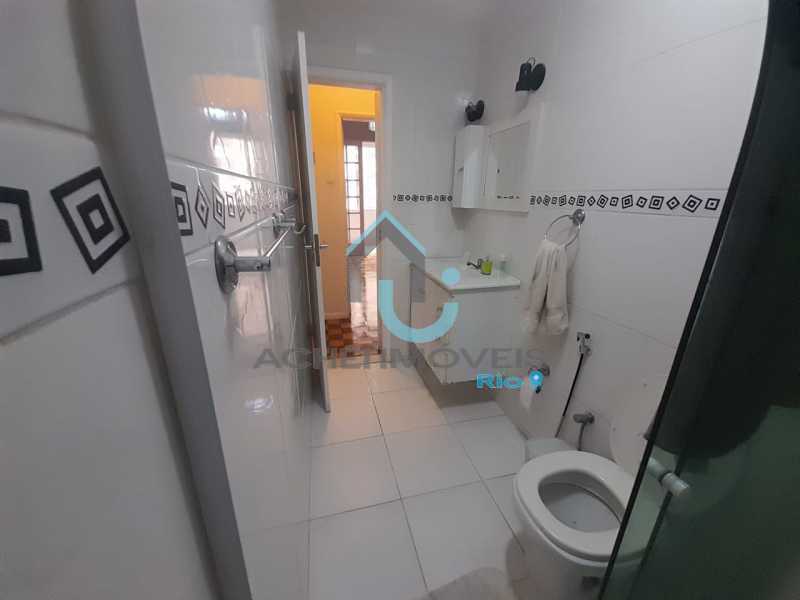 b0f4c004-6df5-4a3c-807d-84eb8d - 14