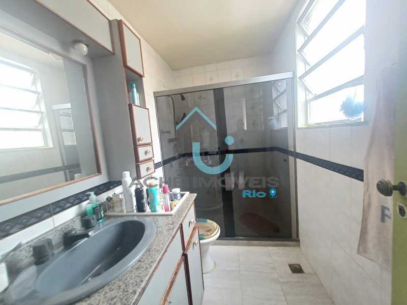 7a7779eb-272a-4836-9d40-d32692 - 28