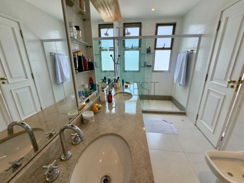 Conheça 52af509e-ceed-42c3-b247-5fdde3 do imóvel - Barra Península- Saint Barth 4 suites Lindo apartamento com vista espetacular para Lagoa. - BTAP40102 - 15 52af509e-ceed-42c3-b247-5fdde3 - 15