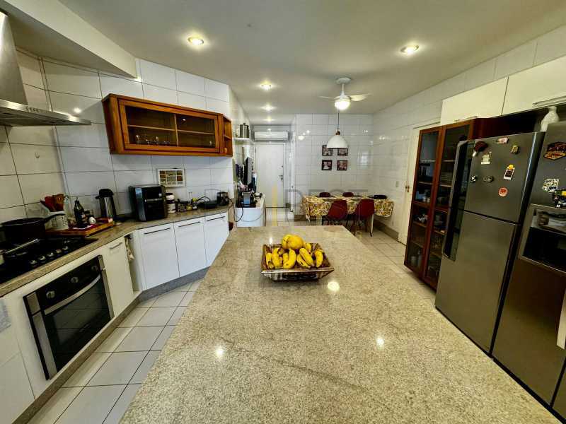 Conheça e9b9dd6b-24b4-4653-bbc6-88aa39 do imóvel - Barra Península- Saint Barth 4 suites Lindo apartamento com vista espetacular para Lagoa. - BTAP40102 - 23 e9b9dd6b-24b4-4653-bbc6-88aa39 - 23