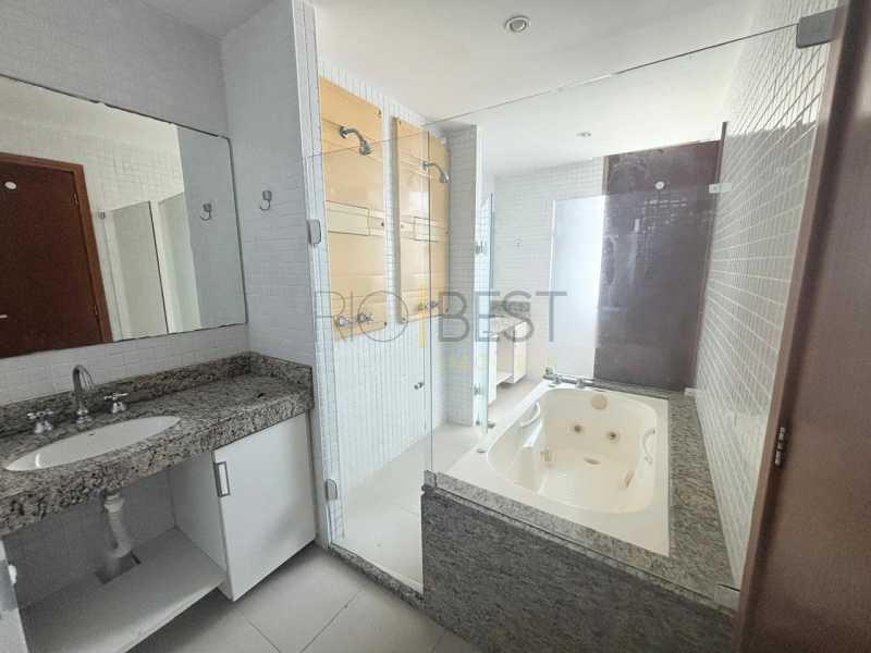 Conheça b2784893-72d0-466a-b950-e1a392 do imóvel - Barra Peninsula Via Privilegie 4 suites andar alto expetacular vista lagoa praia sol da manha 256m² - BTAP40113 - 20 b2784893-72d0-466a-b950-e1a392 - 20