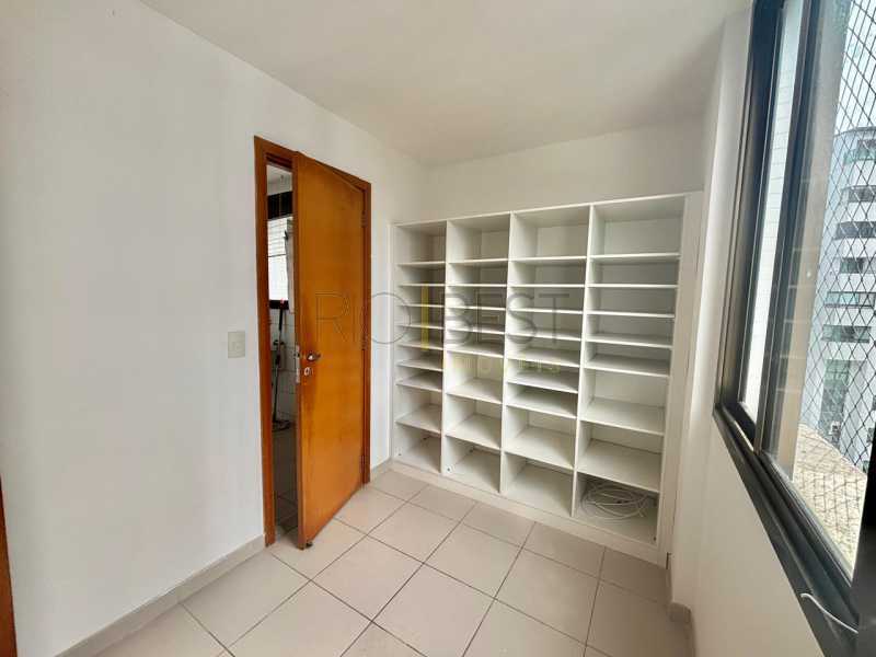 Conheça da34331d-8277-4110-bc87-f8ad46 do imóvel - Barra Peninsula Via Privilegie 4 suites andar alto expetacular vista lagoa praia sol da manha 256m² - BTAP40113 - 24 da34331d-8277-4110-bc87-f8ad46 - 24
