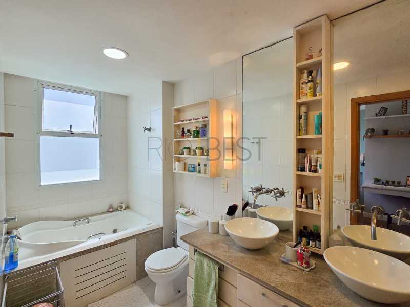 Conheça 20250312_122905 do imóvel - Barra Peninsula Paradiso 4 suites maravilhoso duplex frontal lagoa reformado - BTAP40116 - 25 20250312_122905 - 25