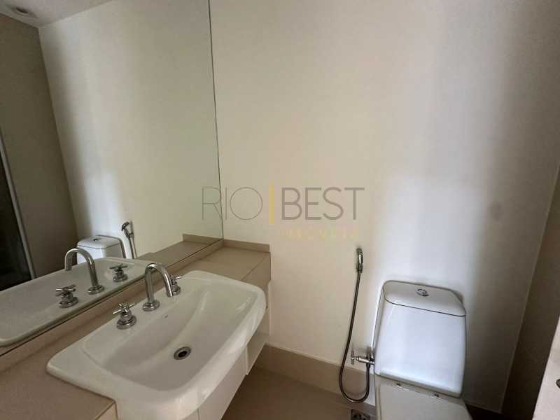 8c17324e-167c-4a6d-8e40-19fb78 - 14