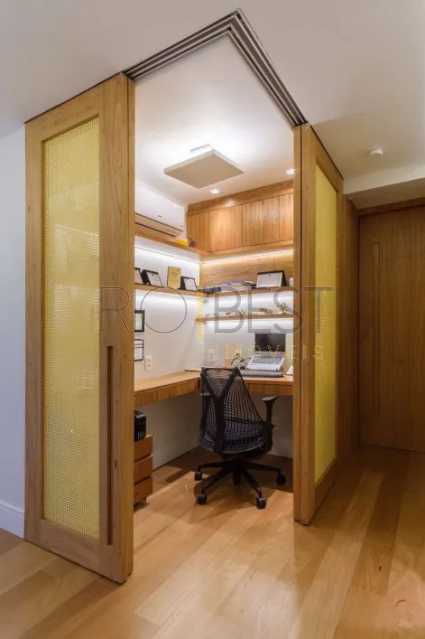 f76772f5-4f58-485c-a7f7-aece4a - 24