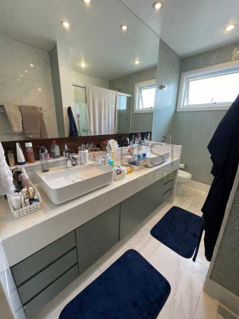 3e414eb0-7c40-4f27-9c36-904542 - 12