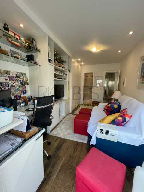 8c9ee96c-2dcc-43cc-abf6-c0155a - 13