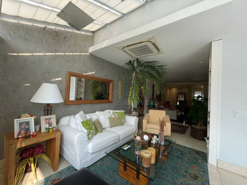 02799b13-9ac3-4776-b05d-165715 - 6