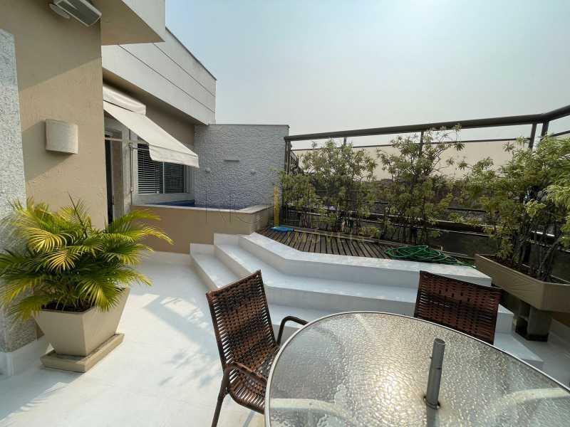 a889b253-a31c-4a7d-9ac1-75d156 - 1