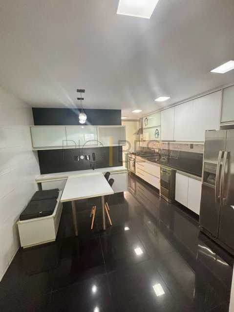 36b77430-40f5-4faa-b595-bcfd82 - 10