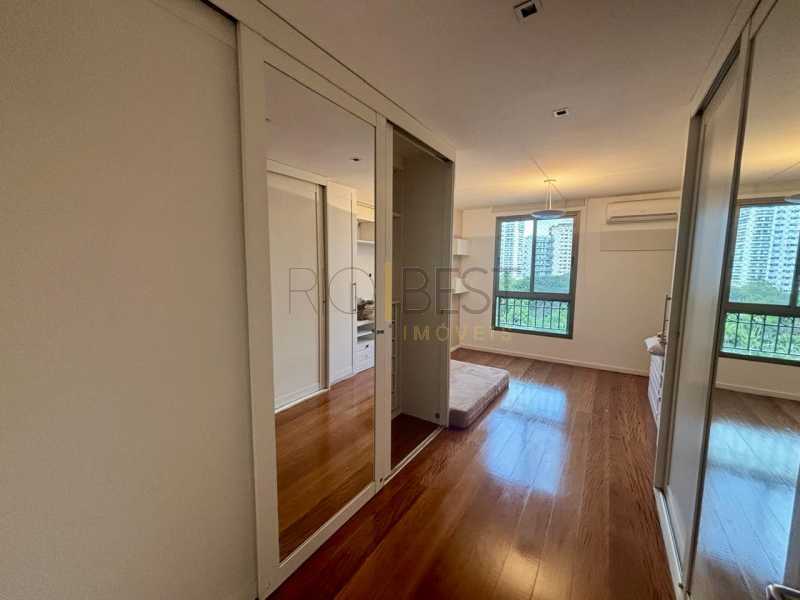 d5b79463-9d8a-4099-9011-215f71 - 14