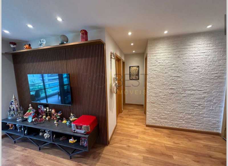 b8dcf55c-1848-4c77-828e-319746 - 5