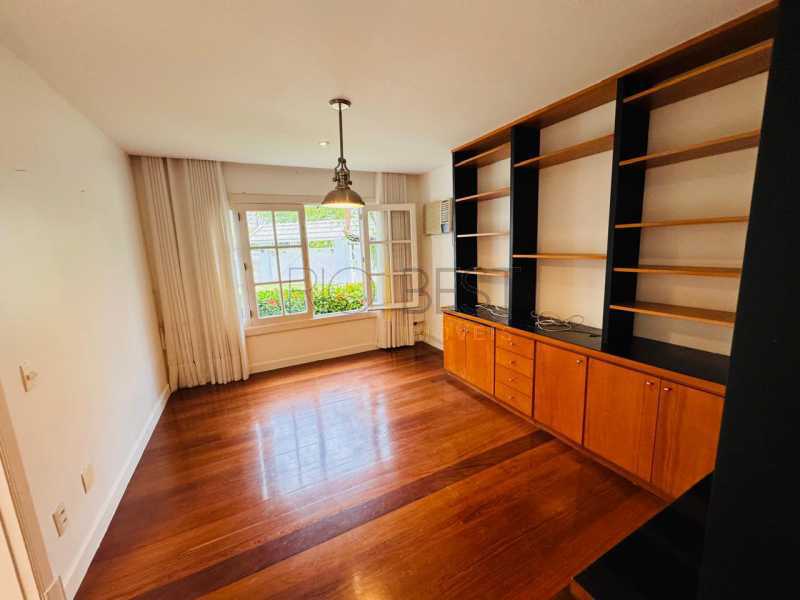 27a4aa72-4717-488e-b159-774826 - 20