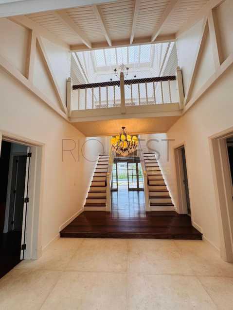 42f00f20-11b4-4c21-bccf-6d7ba3 - 21