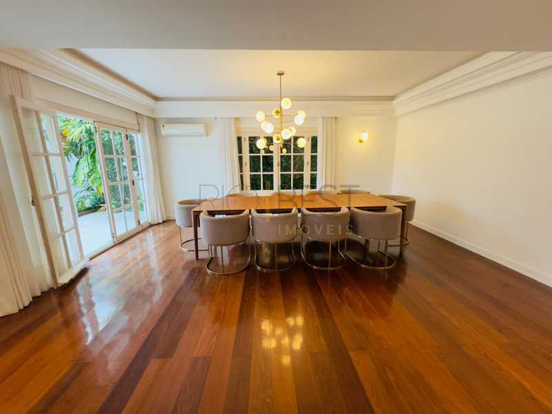 dd800e57-49ec-4e9e-b973-755b3c - 10