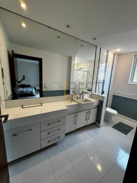 88376ded-1840-4e36-a1a3-e3c666 - 27