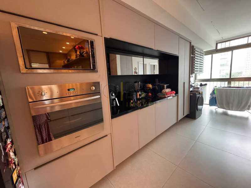 27dca27c-6e97-4c9c-b756-cb3a82 - 11