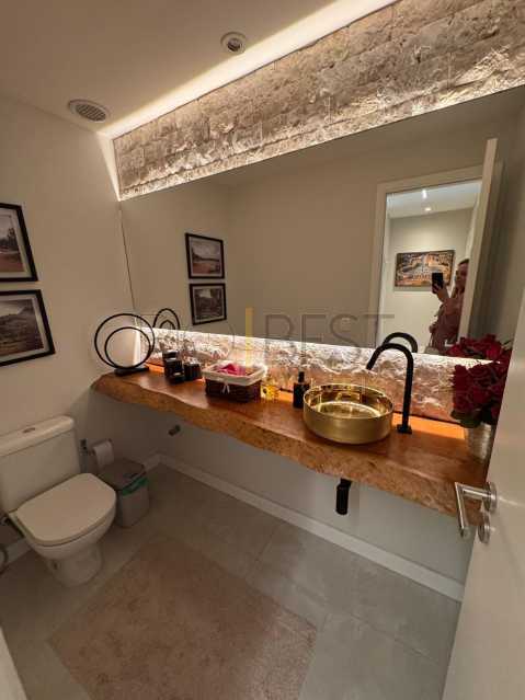 a302570c-6bf6-4066-80a7-0b5329 - 22