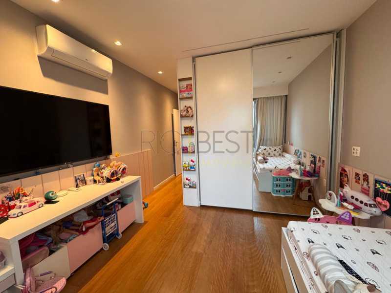 b0ee9939-7251-4eef-8db1-496983 - 24