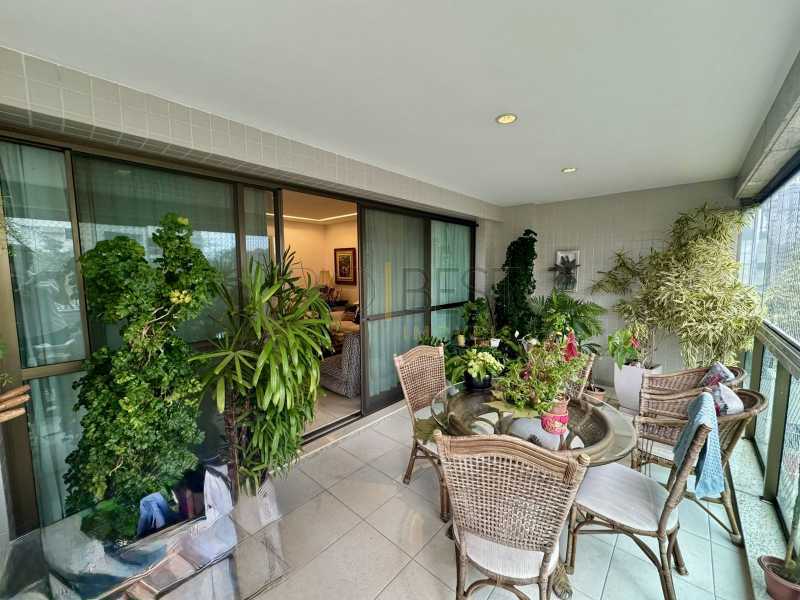 185377f2-3d8f-4b2a-81bc-e81627 - 1