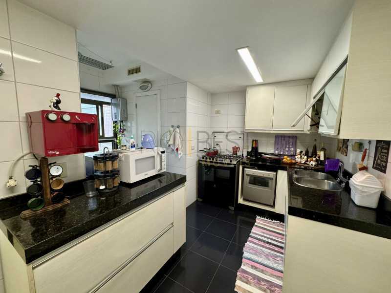 Ótima localização - Barra Peninsula Gauguin 3 suites varanda gourmet com churrasqueira - BTAP30128