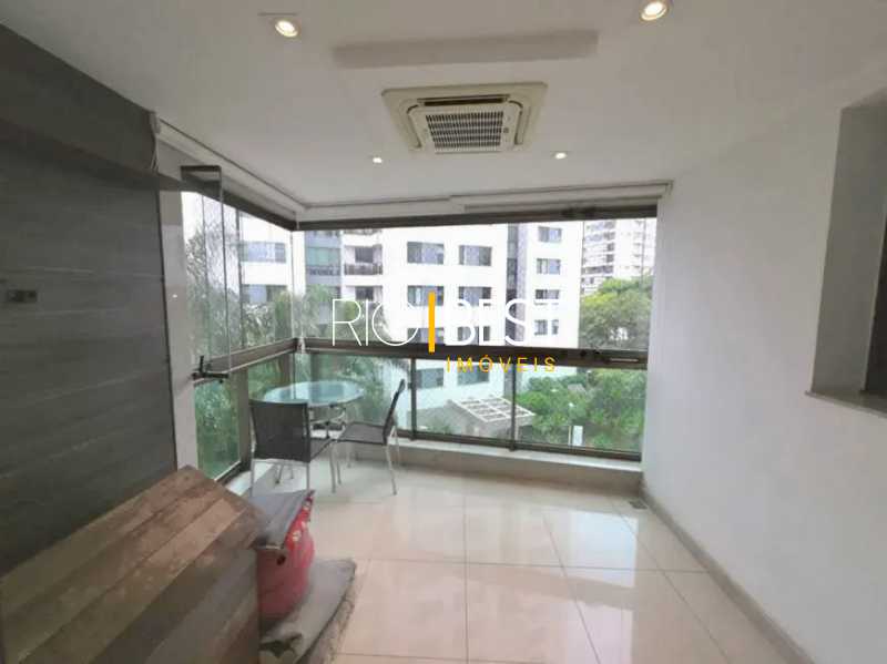 18697f19-531d-49e3-b5d4-2e0553 - 15