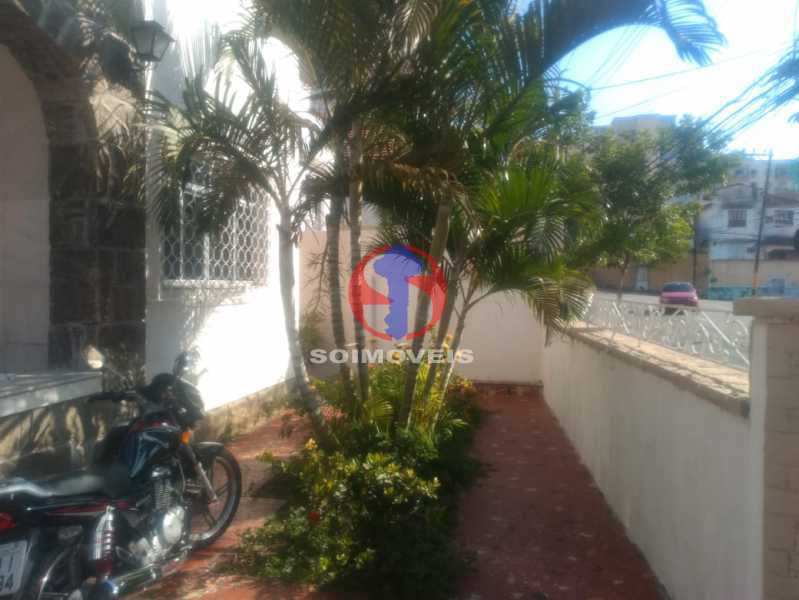 AREA EXTERNA FRONTAL - 20