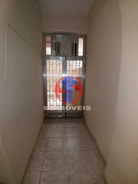 quarto 2 com saida para área  - 16