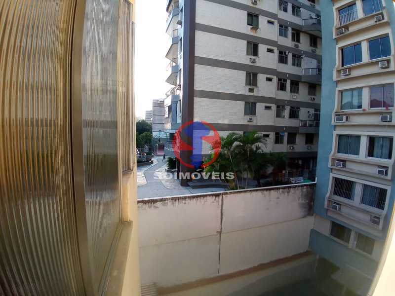 vista da janela da cozinha - 17