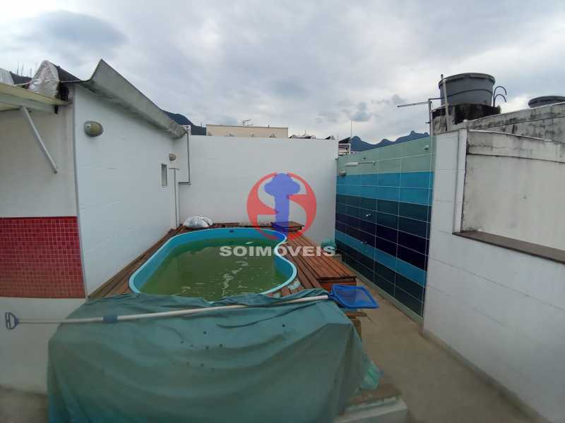 terraço com piscina - 24